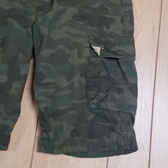 LEVI'S CARGO CAMO SHORTS SIZE 18 - Picture 4 of 10